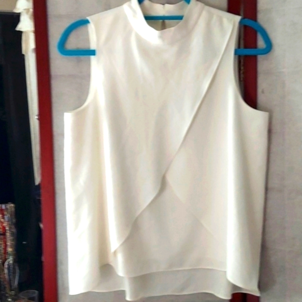 Bar III Layered Asymmetric crossover white Sleeveless top Sz M